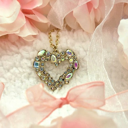 Collar de corazón dorado, colgante de amor con tachuelas de diamantes de imitación, joyería de San Valentín, accesorio deslumbrante, moda femenina, regalo romántico, tendencia única