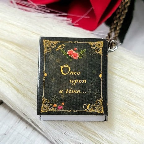 Collier thème livre d’histoires, accessoire fantaisiste, cadeau d’amoureux des livres, Once Upon A Time, bijoux littéraires, cadeau de bibliothécaire, pour la littérature