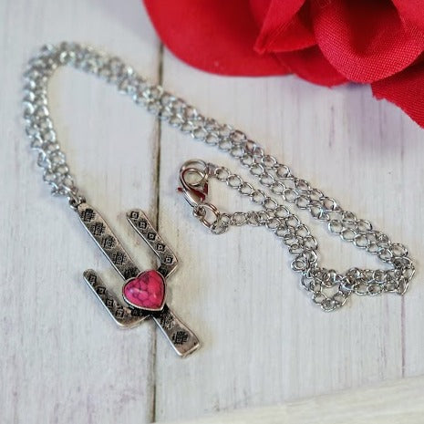 Collier de cactus coeur rouge, bijoux cactus du désert, flair unique du sud-ouest, mode rodéo, cowboy chic, cowgirl moderne, accessoire de danse en ligne