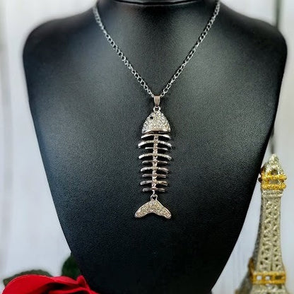 Collier de poisson en cristal, accessoire de vie marine, pendentif de nouveauté excentrique, cadeau pour les amoureux de la mer, design remarquable, bijoux de déclaration uniques en leur genre