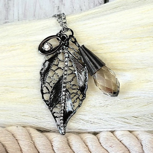 Antique Theme Silver Leaf Pendant, High-End Sophistication