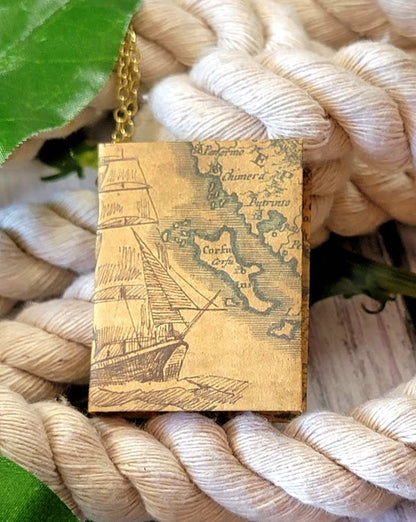 Collar de mapa de libros en miniatura, regalo de trotamundos, joyería literaria, regalo de bibliotecario, apreciación del maestro, accesorio principal de historia, joyería de diario