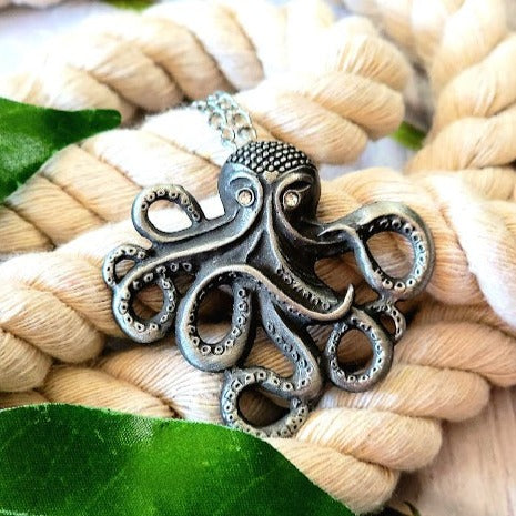 Stylish Octopus Necklace, Unique Sea Life Pendant, Sparkling Ocean Inspired Accessory, Beach Lover Gift, Marine Aquatic Jewelry