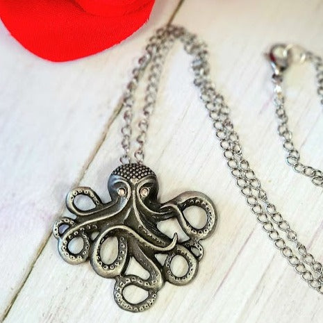 Stylish Octopus Necklace, Unique Sea Life Pendant, Sparkling Ocean Inspired Accessory, Beach Lover Gift, Marine Aquatic Jewelry