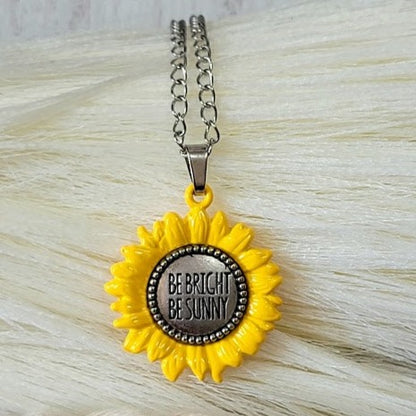 Collar de girasol pequeño, colgante amarillo vibrante, ambiente positivo, sol de buenos días, ser brillante ser soleado, cadena de acero inoxidable 304