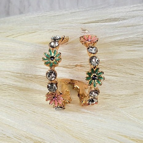 Boucle d’oreille Springtime Flower Hoop, Accessoires de mariage de jardin, Design chic et élégant, Cadeau Fashionista, Inspiré de la nature, Bijoux botaniques