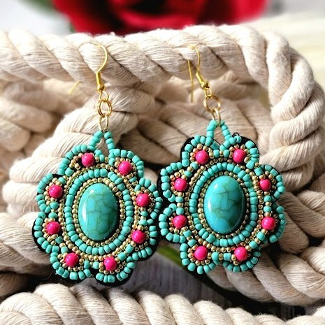 Colgante de cuentas de semillas de color turquesa y rojo, pendientes en forma de flores, joyas de estilo sudoeste, colgantes Boho Chic, estilo bohemio hecho a mano