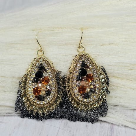 Boucle d’oreille élégante en strass, Dangle de gland d’or, accessoire chic sophistiqué, élégance du soir, bijoux de bureau élégants à gala, or et verre