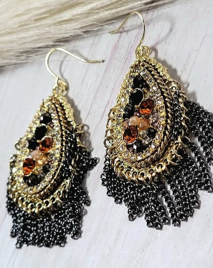 Boucle d’oreille élégante en strass, Dangle de gland d’or, accessoire chic sophistiqué, élégance du soir, bijoux de bureau élégants à gala, or et verre