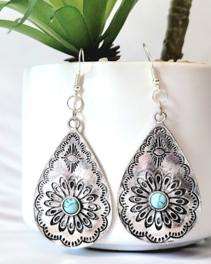 Colgante de lágrima ovalada, pendientes de estilo sudoeste, gota de diseño floral, accesorio boho de moda, joyería étnica rústica, inspiración cultural