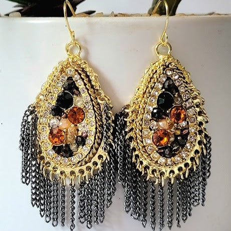 Boucle d’oreille élégante en strass, Dangle de gland d’or, accessoire chic sophistiqué, élégance du soir, bijoux de bureau élégants à gala, or et verre