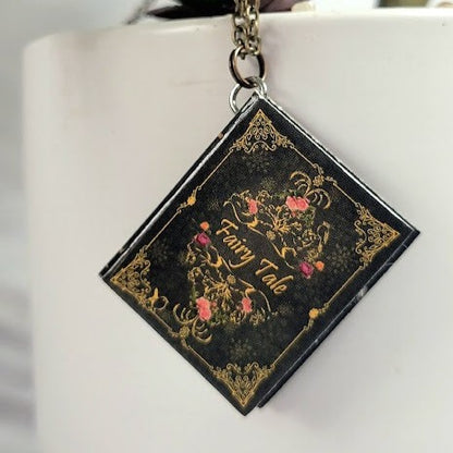 Collier thème livre d’histoires, accessoire fantaisiste, cadeau d’amoureux des livres, Once Upon A Time, bijoux littéraires, cadeau de bibliothécaire, pour la littérature