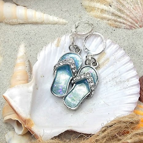 Colgante de chanclas azules, pendiente con temática de playa, lindas joyas de verano, accesorio destacado, joyas listas para vacaciones, moda divertida, diseño tropical