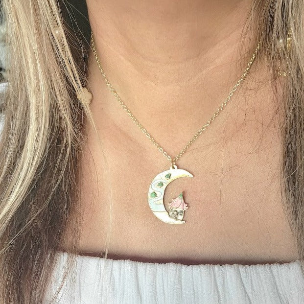 Collier de conte de fées croissant de lune, pendentif de toit de fleur rose, bijoux fantaisistes, accessoire fantastique, design Cottegcore, charme céleste