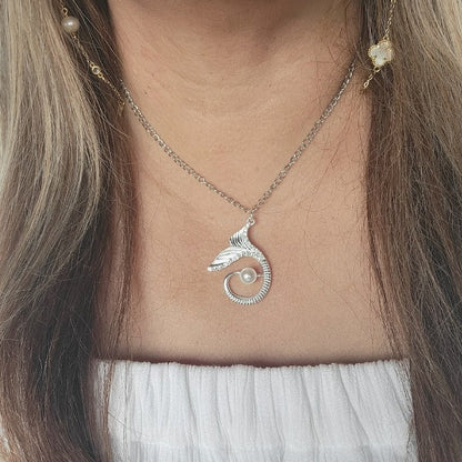 Pendentif queue de sirène en argent, inspiré des contes de fées, accessoire chic et délicat, pour les amoureux de la plage, être mythique, bijoux accentués de perles