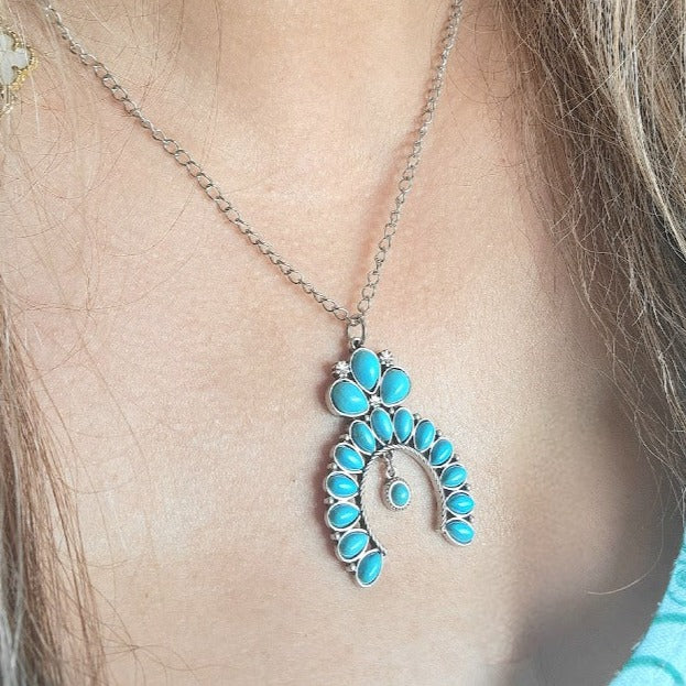 Chic Horseshoe Shaped Pendant Necklace, Faux Turquoise Teardrop Beadwork