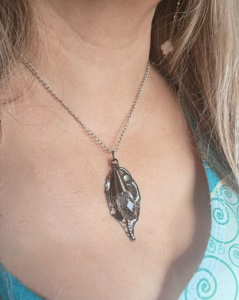 Antique Theme Silver Leaf Pendant, High-End Sophistication