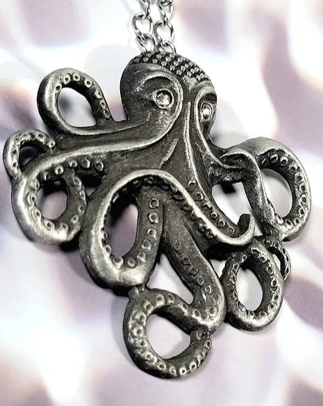 Stylish Octopus Necklace, Unique Sea Life Pendant, Sparkling Ocean Inspired Accessory, Beach Lover Gift, Marine Aquatic Jewelry