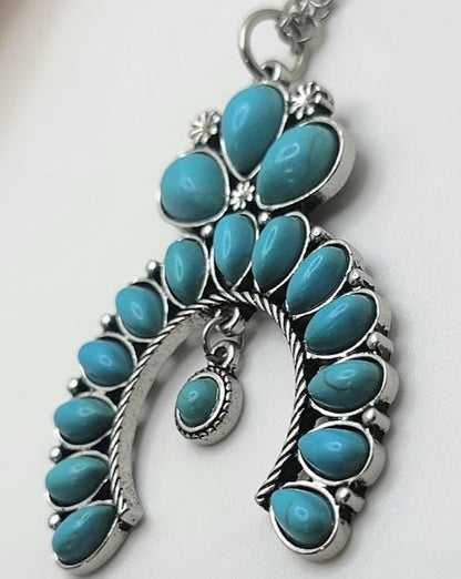 Chic Horseshoe Shaped Pendant Necklace, Faux Turquoise Teardrop Beadwork