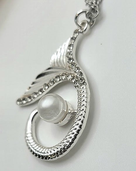 Pendentif queue de sirène en argent, inspiré des contes de fées, accessoire chic et délicat, pour les amoureux de la plage, être mythique, bijoux accentués de perles