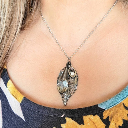 Antique Theme Silver Leaf Pendant, High-End Sophistication