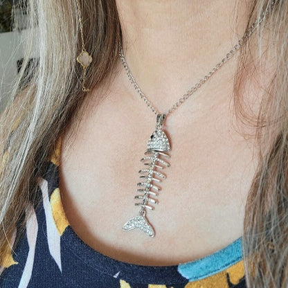 Collier de poisson en cristal, accessoire de vie marine, pendentif de nouveauté excentrique, cadeau pour les amoureux de la mer, design remarquable, bijoux de déclaration uniques en leur genre