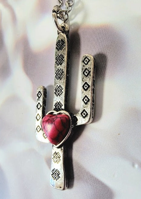 Collier de cactus coeur rouge, bijoux cactus du désert, flair unique du sud-ouest, mode rodéo, cowboy chic, cowgirl moderne, accessoire de danse en ligne