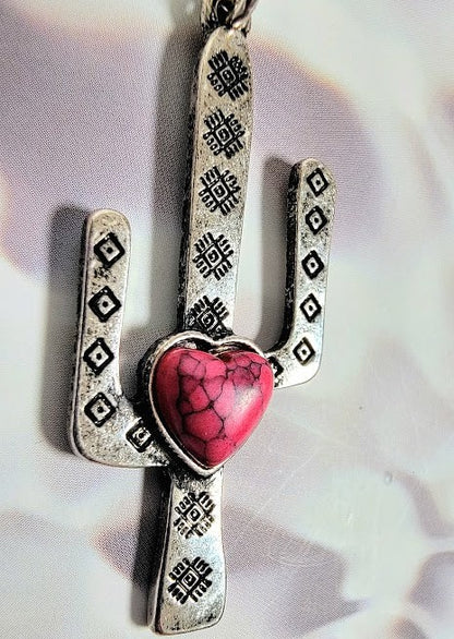 Collar de cactus de corazón rojo, joyería de cactus del desierto, estilo único del suroeste, moda de rodeo, vaquero chic, vaquera moderna, accesorio de baile en línea