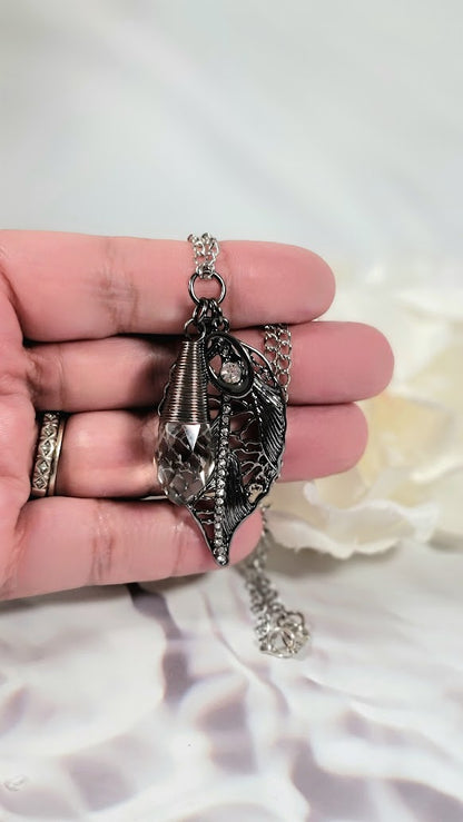 Antique Theme Silver Leaf Pendant, High-End Sophistication