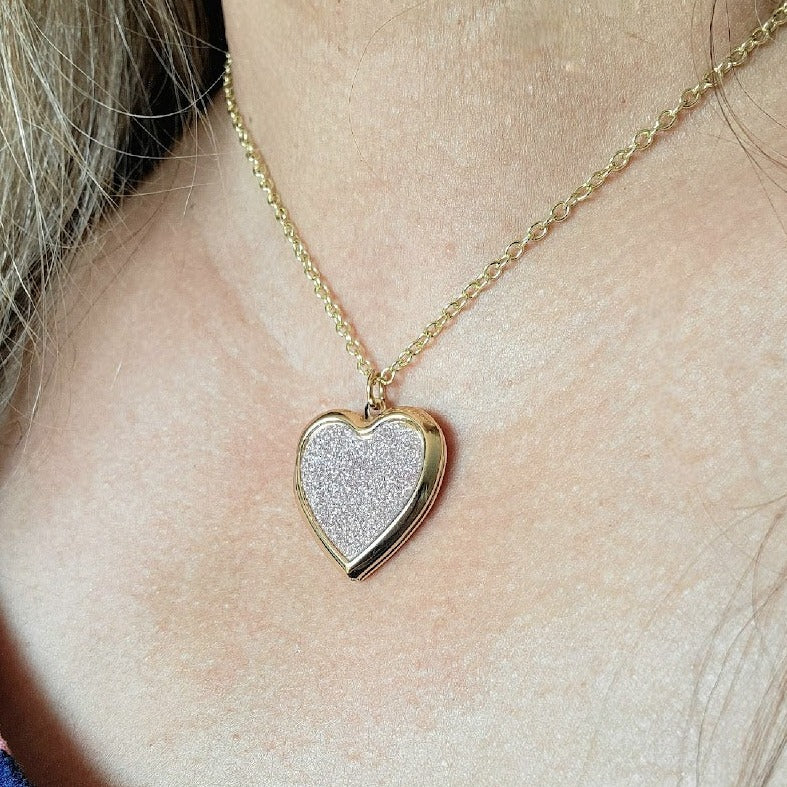 Collier médaillon coeur enchanteur, bijoux symbole d'amour, charme pailleté à la mode, pendentif rose chic, cadeau de la Saint-Valentin, souvenir romantique