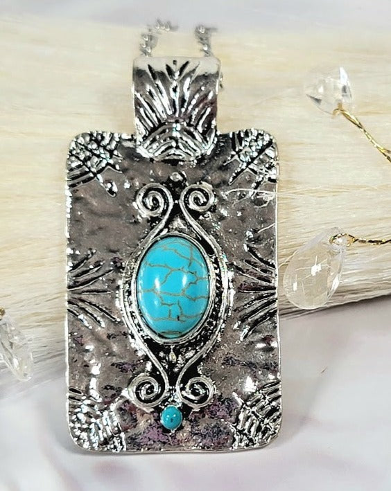 Fashionable Faux Turquoise Necklace, Bold Silver Statement, Vintage-Themed Accessory