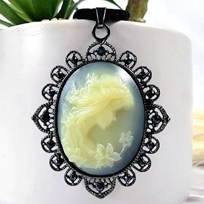 Vintage Inspired Cameo Oval Necklace, Timeless Charm Pendant, Elegant Statement Jewelry, Sophisticated Accessory, Floral Frame Pendant