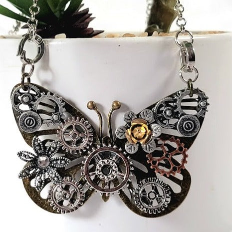 Collar Steampunk de mariposa, joyería de diseño industrial hecha a mano, accesorio temático vintage, joyería hecha a medida, moda retro única