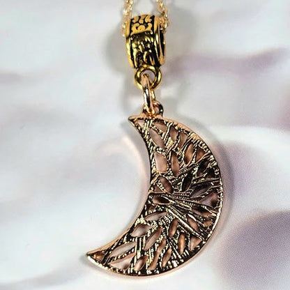 Golden Moon Necklace, Lunar-Themed Pendant, Sophisticated Celestial Jewelry