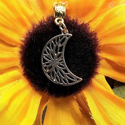 Golden Moon Necklace, Lunar-Themed Pendant, Sophisticated Celestial Jewelry