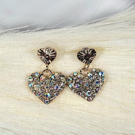 Boucles d’oreilles irisées à double cœur, cadeau romantique pour une célébration spéciale, bijoux inspirés de l’amour fabriqués à la main, style sophistiqué