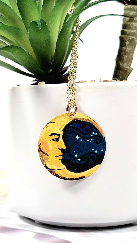 Collier croissant de lune jaune vif, accessoire de mode sur le thème céleste, pendentif étoile mystique et tourbillon, bijoux uniques fantaisistes du ciel nocturne