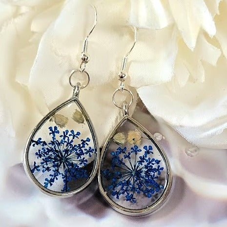 Boucle d’oreille élégante florale bleue douce, trésor artisanal unique, accessoires intemporels pour femmes, expression d’amour délicate, cadeau romantique pour elle