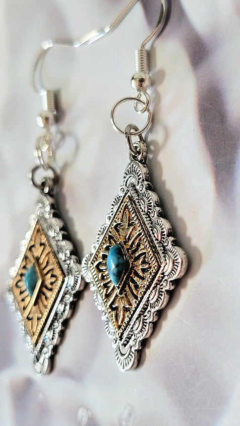 Pendientes diseñados con cho del suroeste, accesorio rústico y refinado, diseño tradicional inspirado en una silla de montar, colgantes hechos a mano en forma de diamante