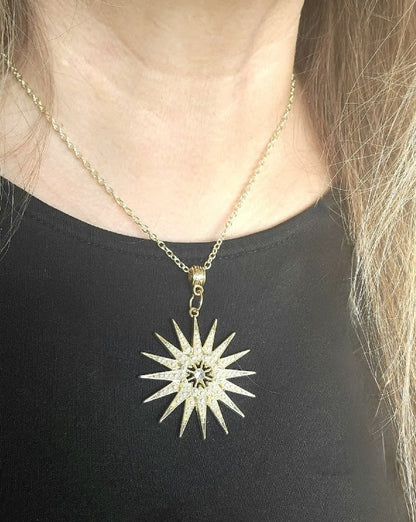 Vibrant Golden Star Necklace, Perfect Gift for Grace and Luxury, Exquisite Jewelry, Heavenly Celestial Beauty