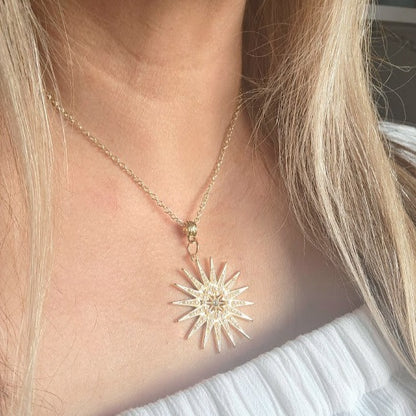 Vibrant Golden Star Necklace, Perfect Gift for Grace and Luxury, Exquisite Jewelry, Heavenly Celestial Beauty