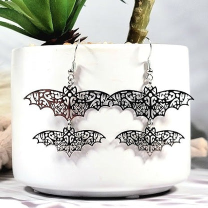 Elegante colgante con acento de murciélago de vuelo, el misterio se encuentra con un pendiente elegante, joyería de moda espeluznante y glamorosa única, accesorio de Halloween audaz y hermoso