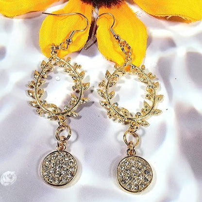 Elegant Teardrop-Shaped Golden Wreath Earring, Sophisticated Dangle