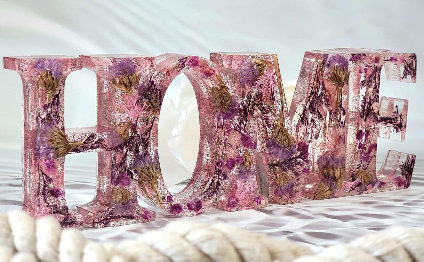 Botanical Bliss Home Sign, Naturally Preserved Flower Design, Lustrous Resin Room Accent