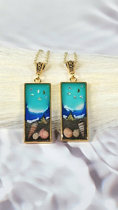 Collier en résine Coastal Journey, bijoux de nuit de plage romantique, ambiance de plage encapsulée, pendentif fantaisiste en coquillages de mer, voilier miniature