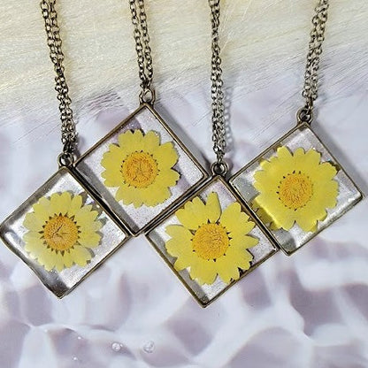 Fleur de marguerite jaune naturellement préservée, collier floral fait à la main, bijoux de feuillage intemporels, cadeau parfait pour les amoureux du jardin, inspiré de la nature