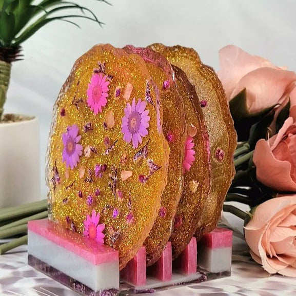 Juego de posavasos Daisy prensado naturalmente con soporte de almacenamiento, protectores de bebidas florales caprichosos, idea de regalo hecha a mano única, decoración elegante de mesa