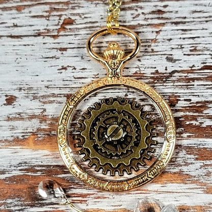 Retro Mechanical Necklace, Vintage-Inspired Pocket Watch Design Pendant, Vintage-Era Steampunk Accessory