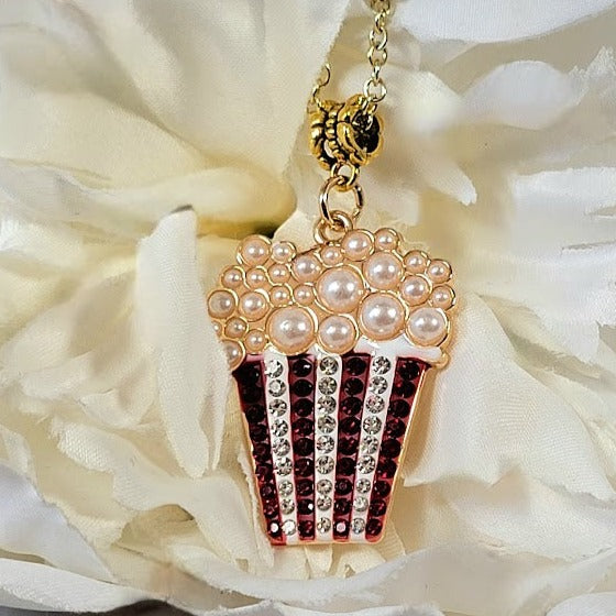 Délice de pop-corn scintillant, conception de bijoux fantaisistes, collier de soirée cinéma, pendentif clouté en strass fabriqué à la main, cadeau élégant pour les amateurs de cinéma