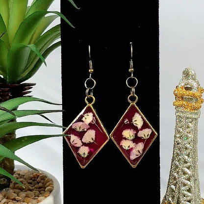 Fuchsia Buds w/ Pressed White Carnations Earring, Naturally Preserved Pink Floral Dangle, Real Flowers in Resin Pendants